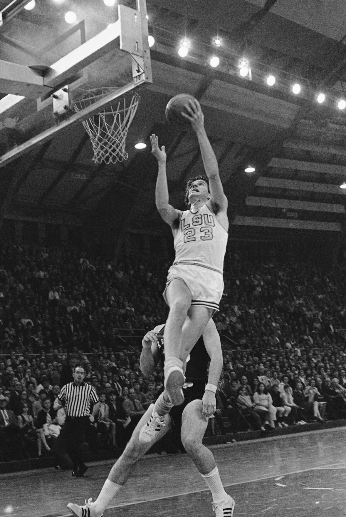 1970: Pete Maravich scores 69 points to set a NCAA record